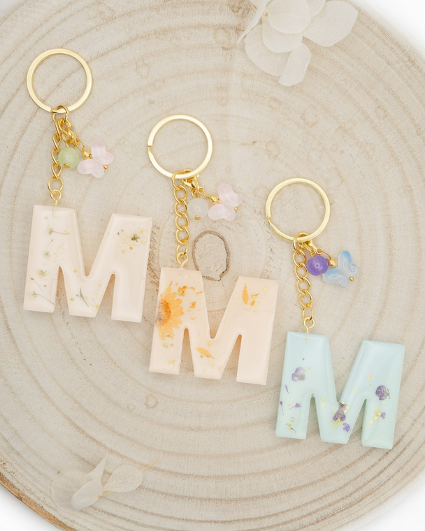 portachiavi in resina lettera "M"